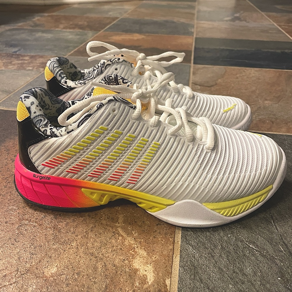 K- Swiss Women's Pickleball / Tennis Shoes! Only worn once!! Like new condition!